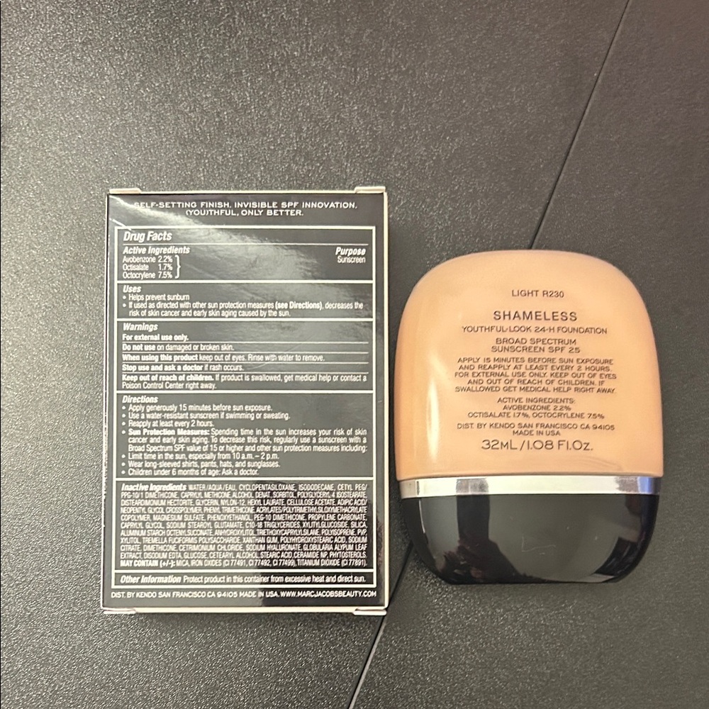 Marc Jacobs Shameless Foundation Light R230 - Picture 3 of 3